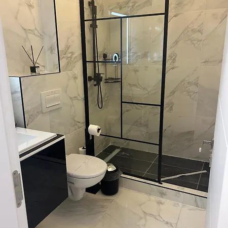 شقة Mareea
